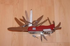 To_05_Victorinox Offiziersmesser.jpg