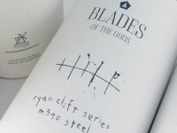 blades_of_the_gods_serie_m_390.JPG