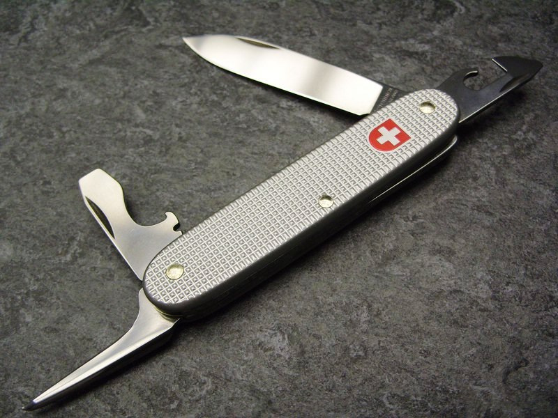 Victorinox_Soldier_offen_1.jpg